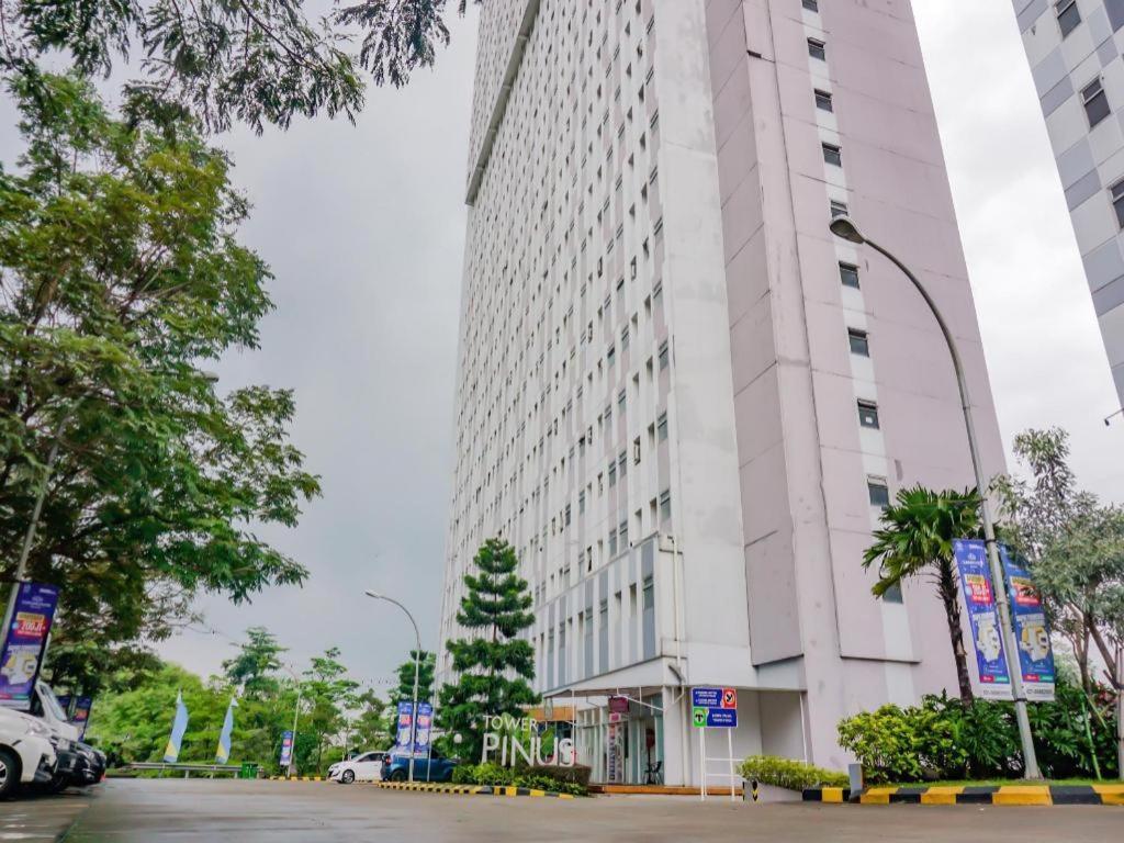 Hotel Oyo 90241 Gunung Putri Square 2*